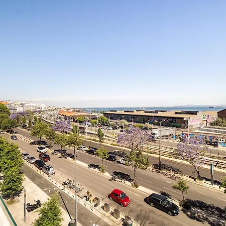 Whome Brand New Rooftop With River View アパート *