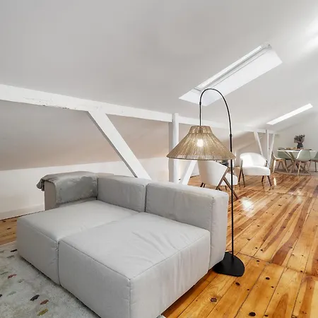 Whome Brand New Rooftop With River View Apartmán
