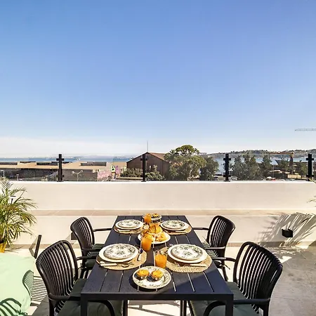 Apartmán Whome Brand New Rooftop With River View *